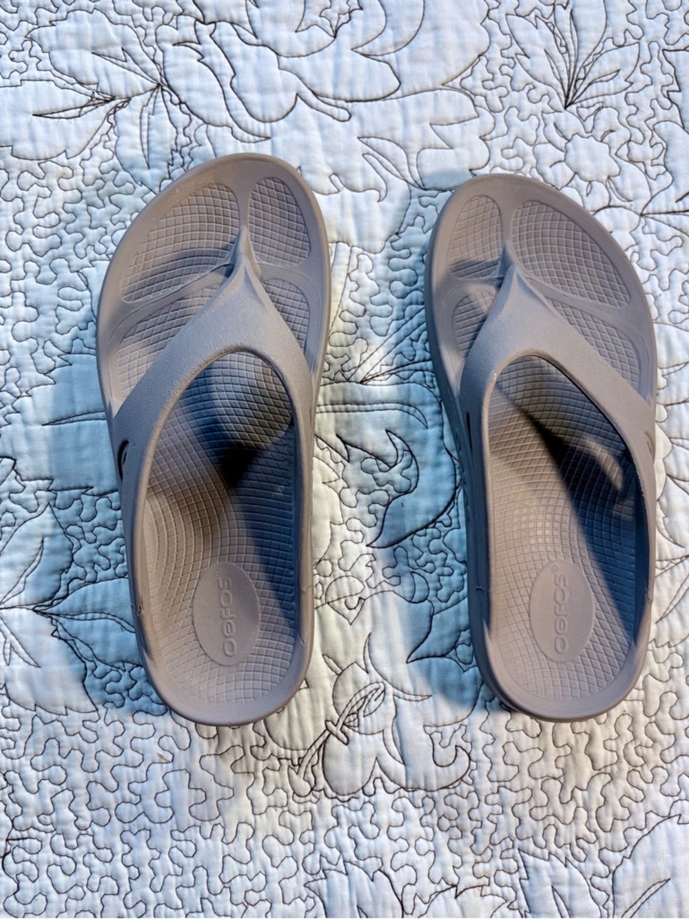 OOFOS OOriginal Recovery Sandals Slate Gray Thong Comfort Arch Support W8 M6💛 - Picture 3 of 10